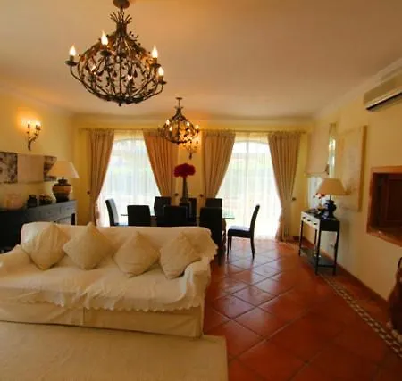 فيلة Sleeps 6 Air Con Wifi T480147 *